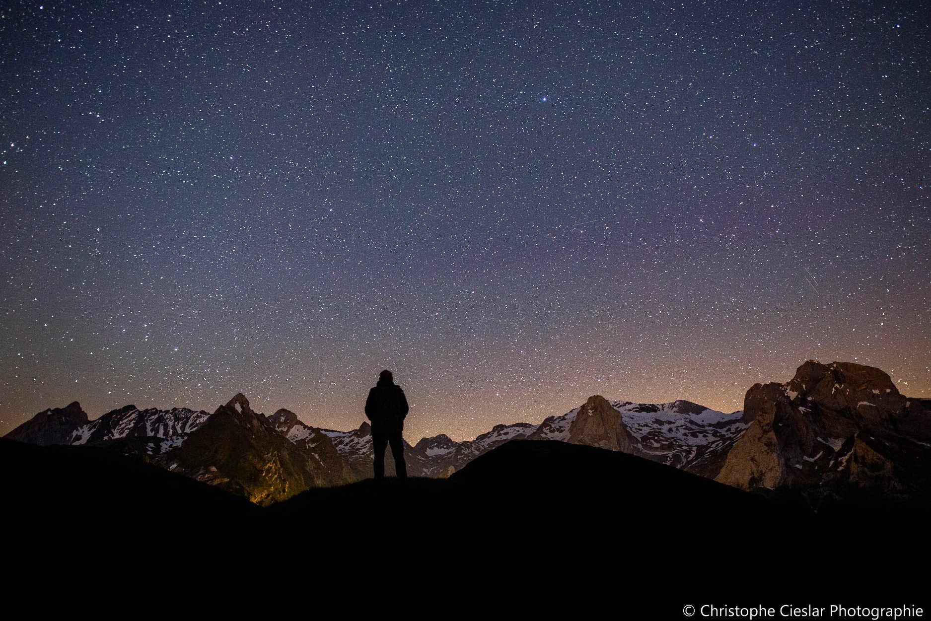 Astronomical hiking in the Pyrenees
